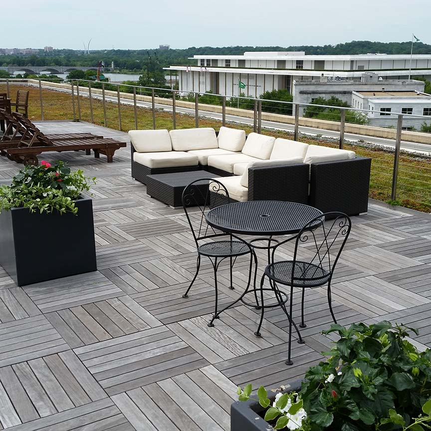 The terrace, surrounded by the green roof, has beautiful views.