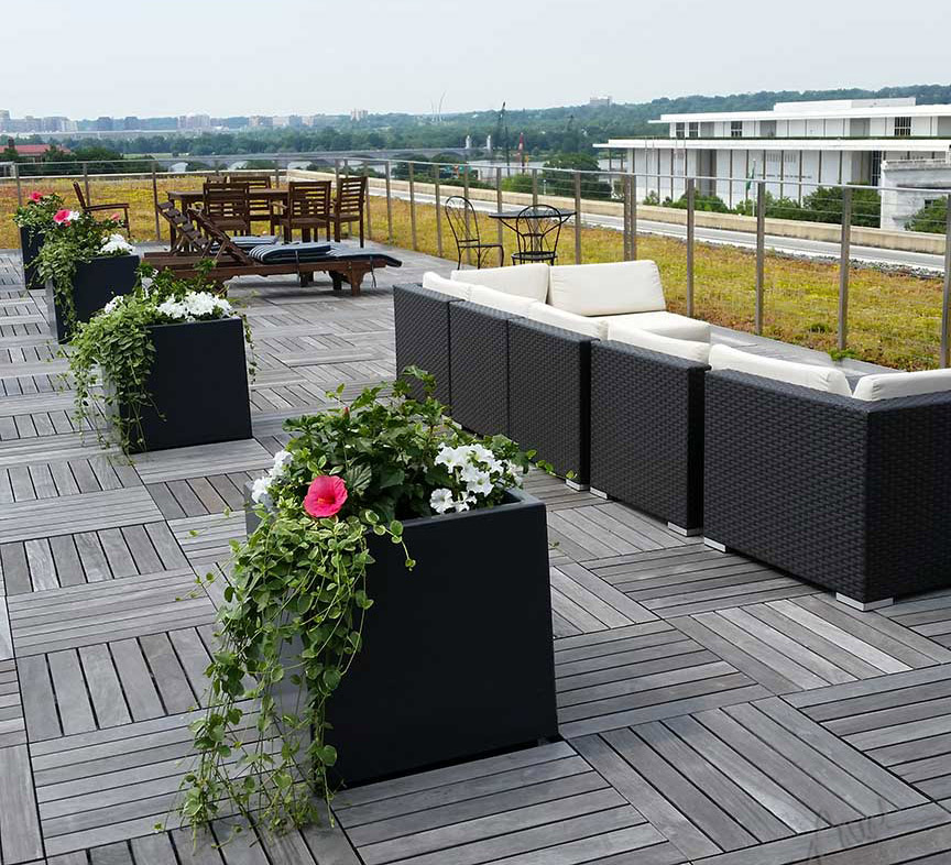 Rooftop terrace with a view of the Kennedy Center.